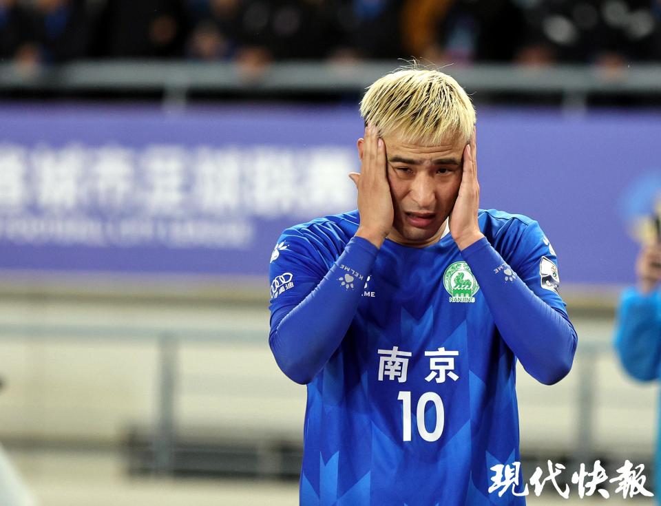 男孩们过完, 员在南京奥